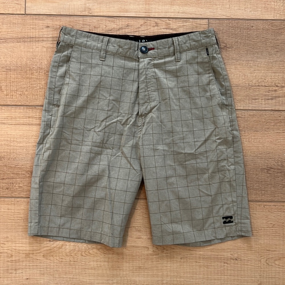 Billabong for land and water mens shorts size 30
